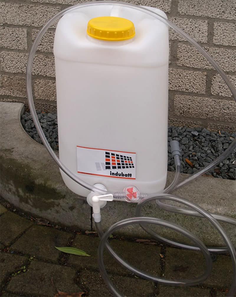 watervulsysteem-tractiebatterijen-indubatt Watervat voor watervulsysteem van tractie accu