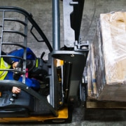 Tractiebatterijen huren of investeren in waterstof? Wat is een slimme keuze voor fleet managers
